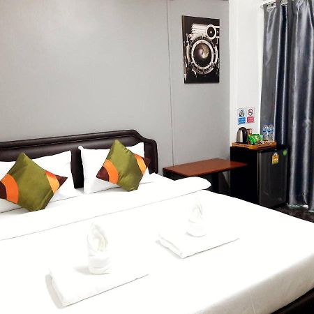 Ada Apartment - อาดา อพาร์ทเมนท์ Бангкок Екстер'єр фото