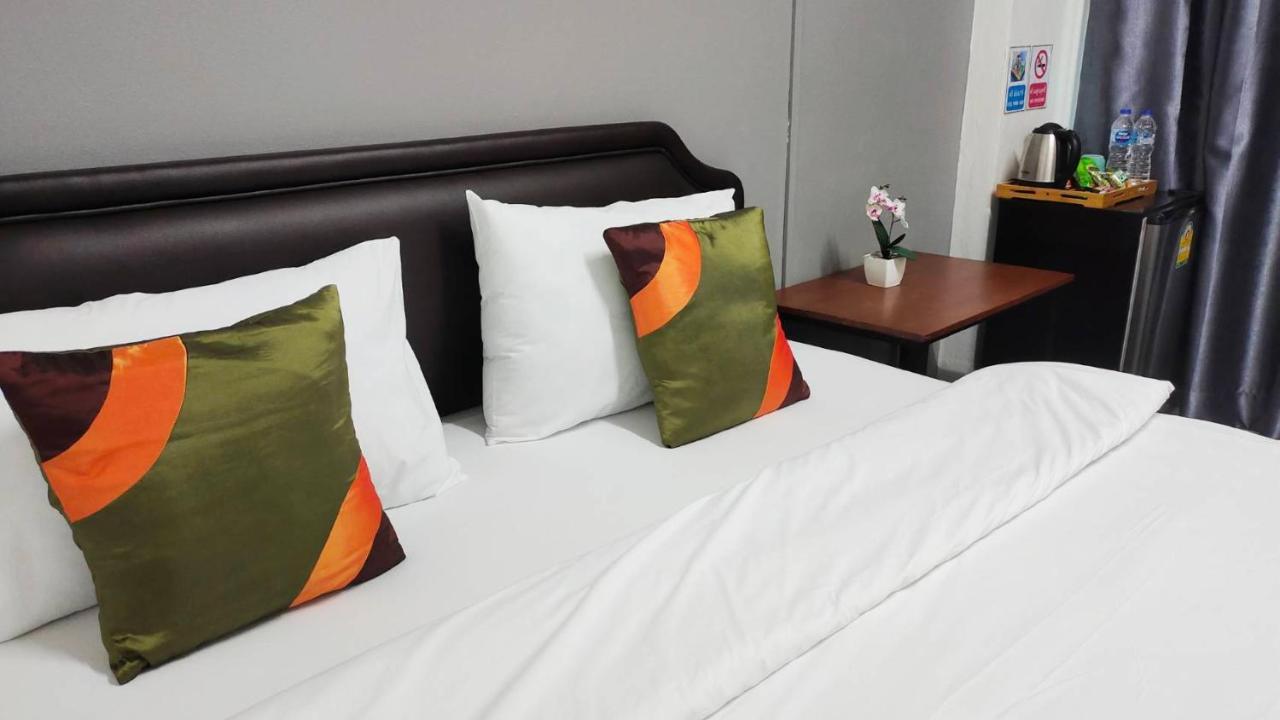 Ada Apartment - อาดา อพาร์ทเมนท์ Бангкок Екстер'єр фото