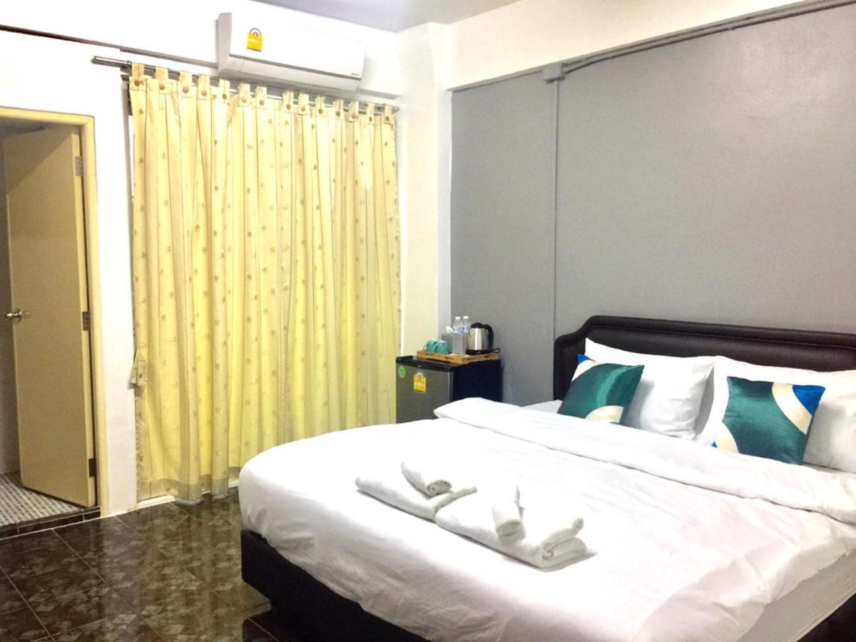 Ada Apartment - อาดา อพาร์ทเมนท์ Бангкок Екстер'єр фото