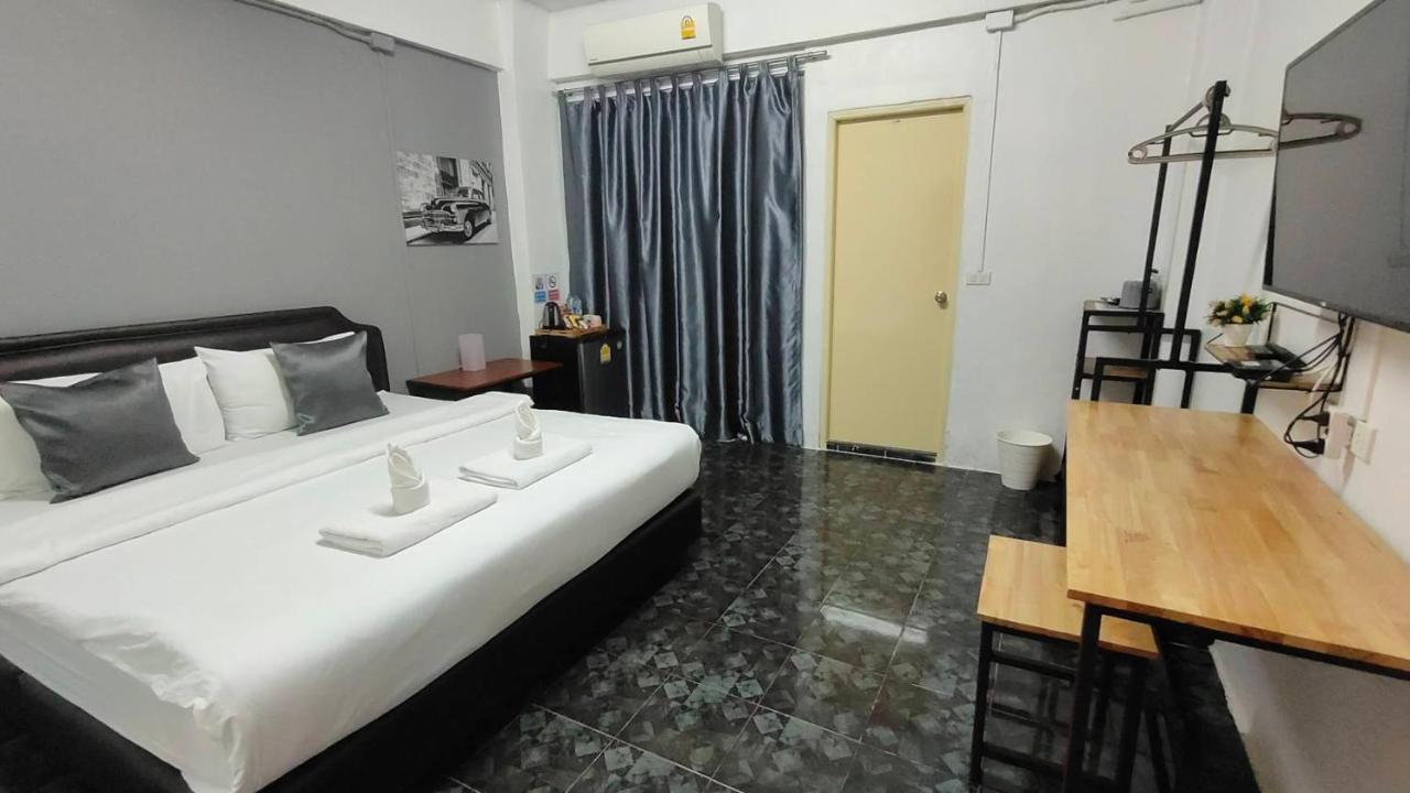 Ada Apartment - อาดา อพาร์ทเมนท์ Бангкок Екстер'єр фото